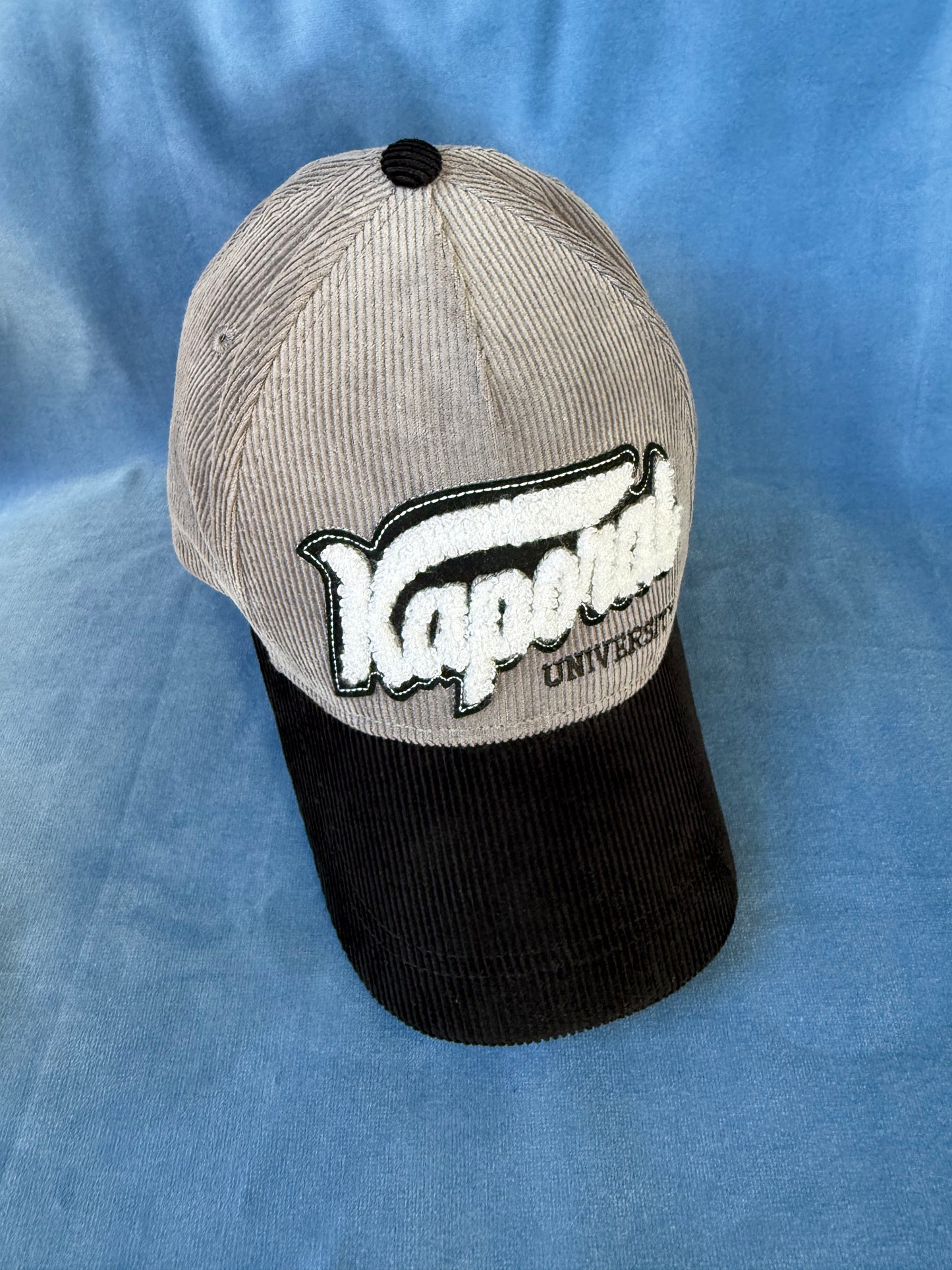 Casquette Kaporal University en velours côtelé noire et grise T.U