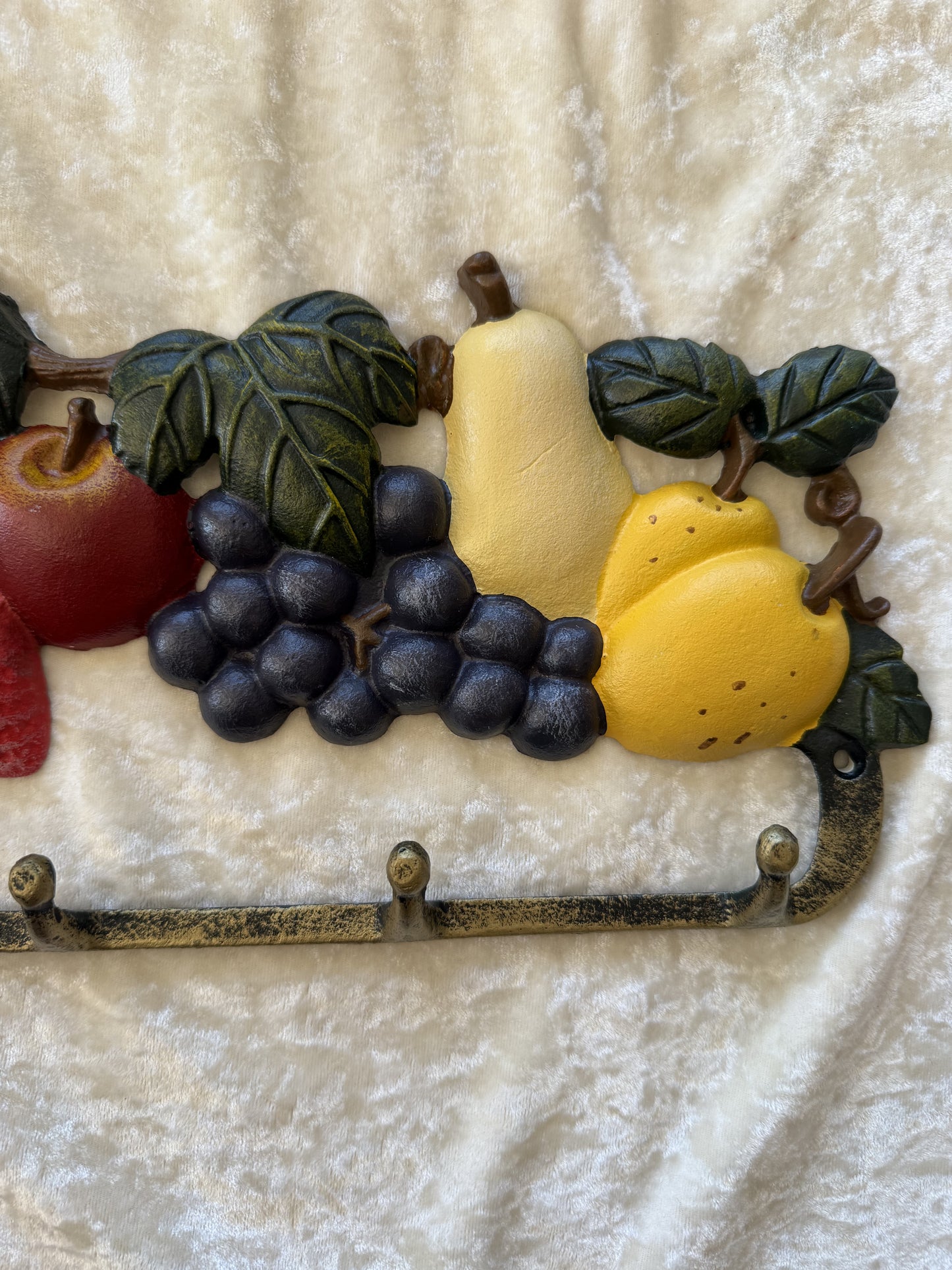 Porte-torchon fruits vintage en métal