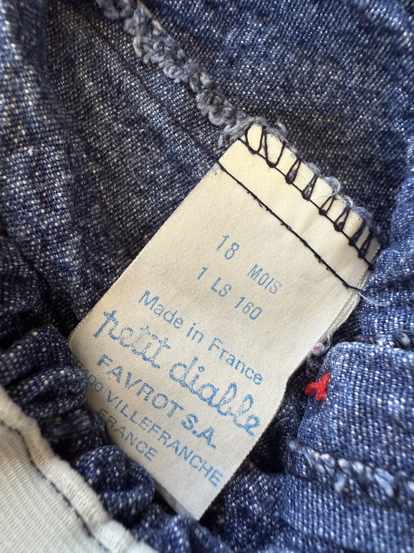 Jeans vintage avec bretelles T.18 mois