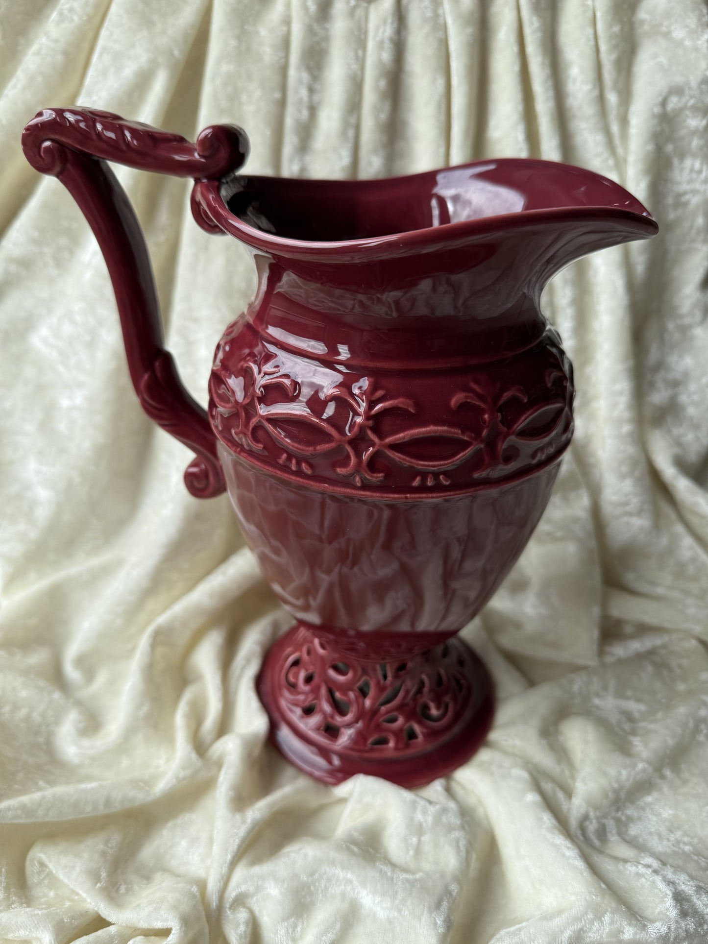 Pichet / vase bordeaux en céramique