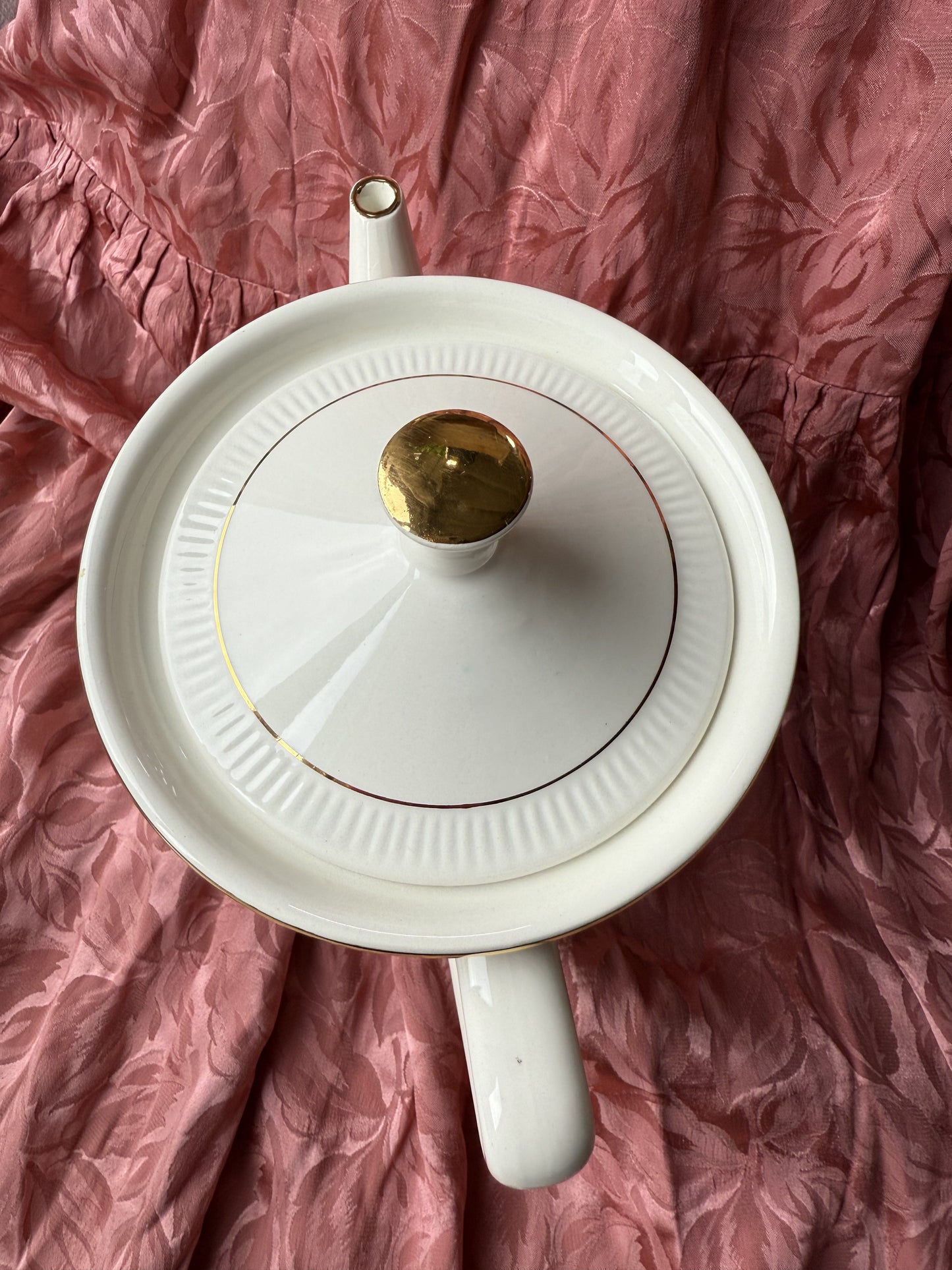 Théière en porcelaine Gien France modèle "Chevreuse"
