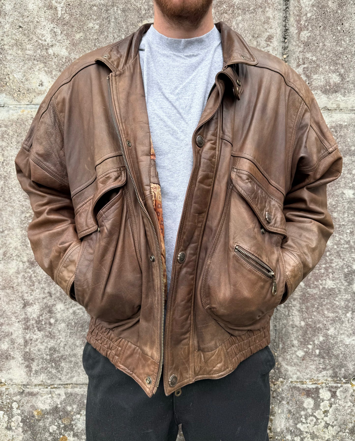 Veste en vrai cuir vintage T.52 / XL