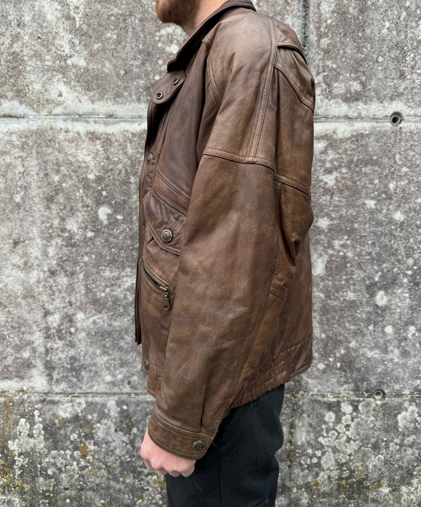Veste en vrai cuir vintage T.52 / XL