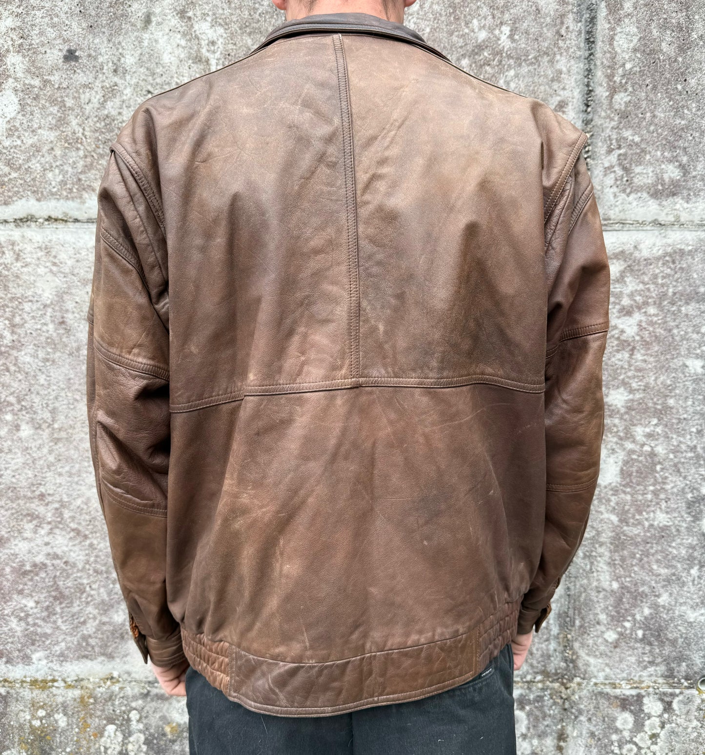 Veste en vrai cuir vintage T.52 / XL