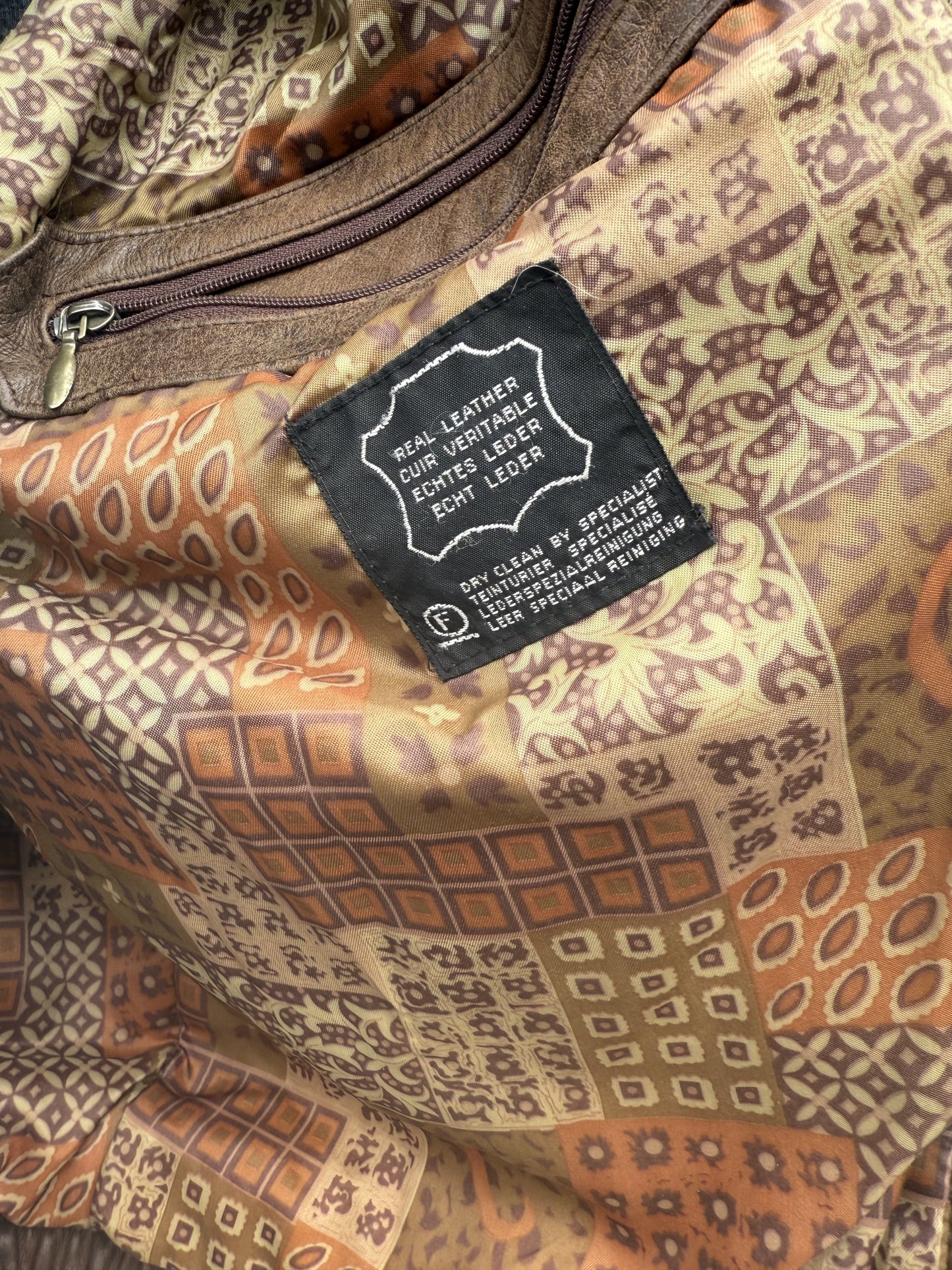 Veste en vrai cuir vintage T.52 / XL