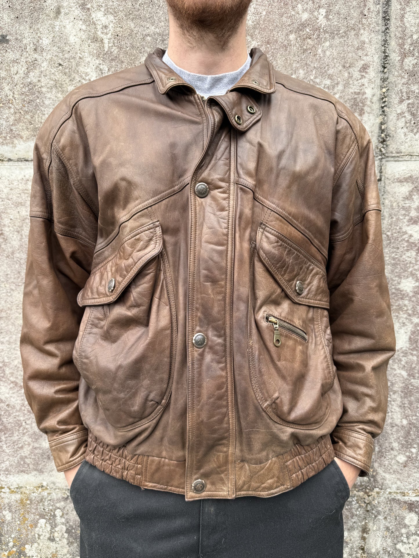 Veste en vrai cuir vintage T.52 / XL