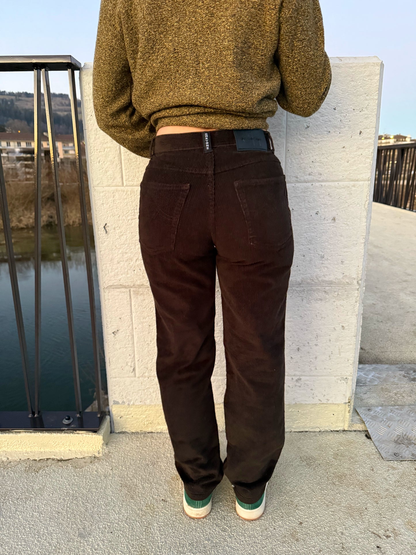 Pantalon en velours coupe droite Cheyone Jeans T.36-38